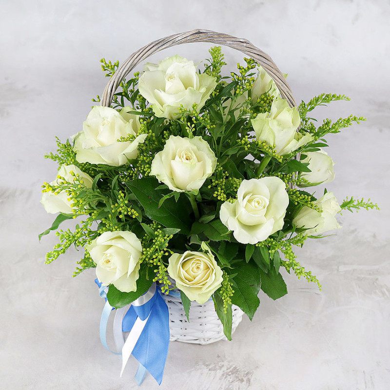 Composition of 15 white roses with solidago in a basket, standart