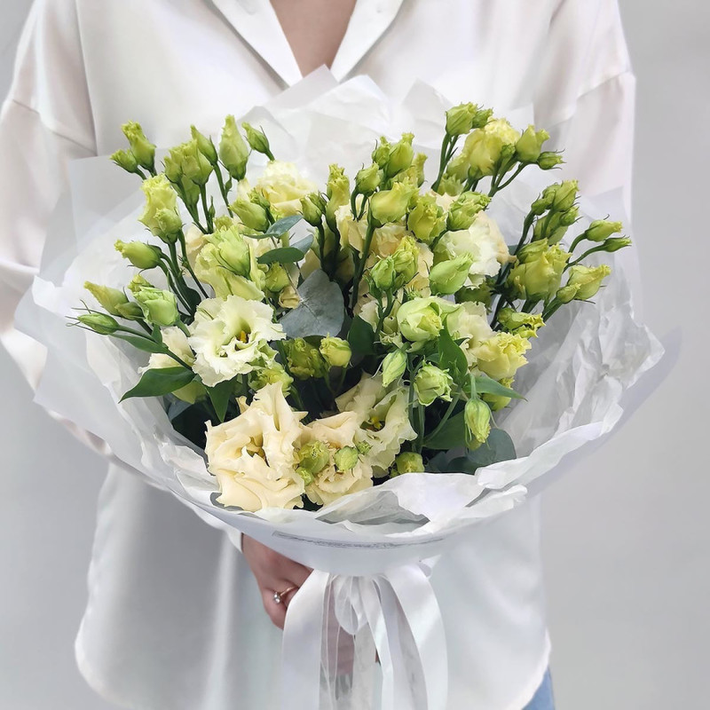 Light sweet bouquet of white lisianthus, standart