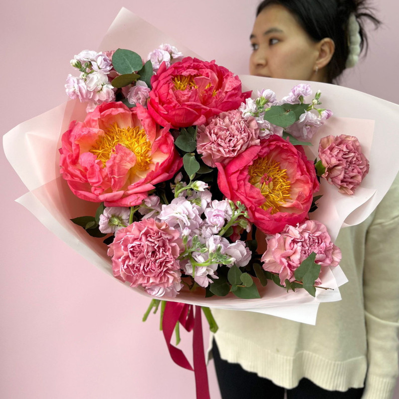 Bouquet for a romantic girl with color-changing peonies Wow-effect guaranteed, standart