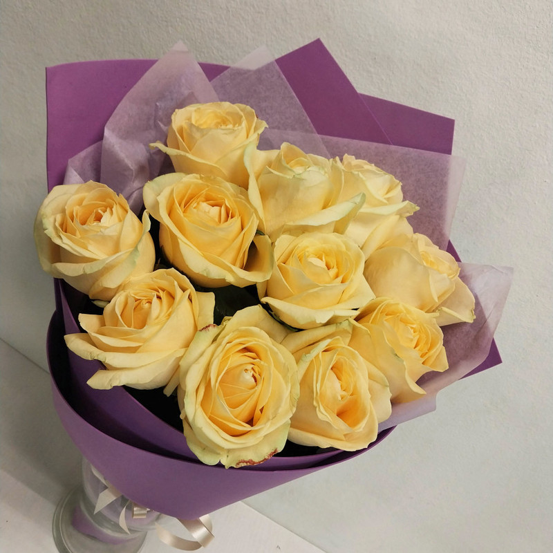 Bouquet of 11 cream roses, standart