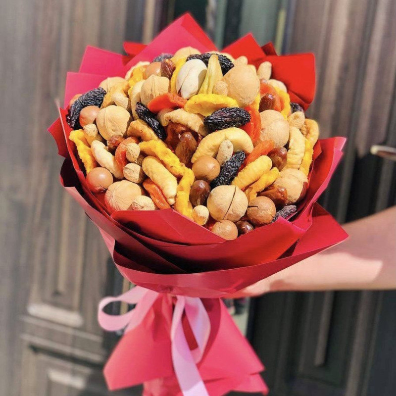 Bouquet of nuts and dried fruits, standart