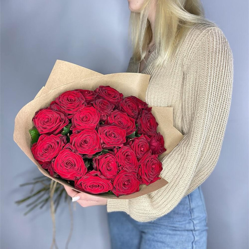 Bouquet of 21 red roses in designer decoration 50 cm, standart