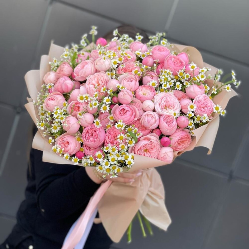 Peony roses with daisies, standart
