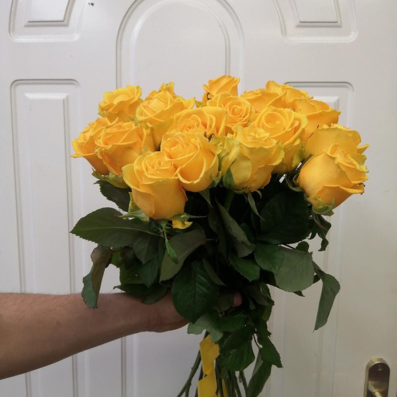 17 yellow roses, standart