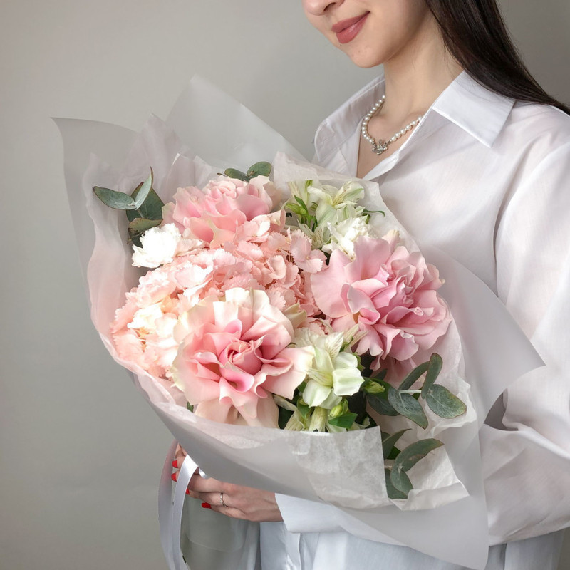 Love - a bouquet of hydrangea and French roses, standart