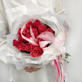 Pink gift bouquet of 15 roses