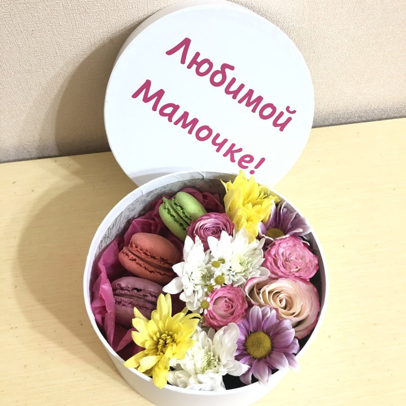 Macarons with flowers, standart