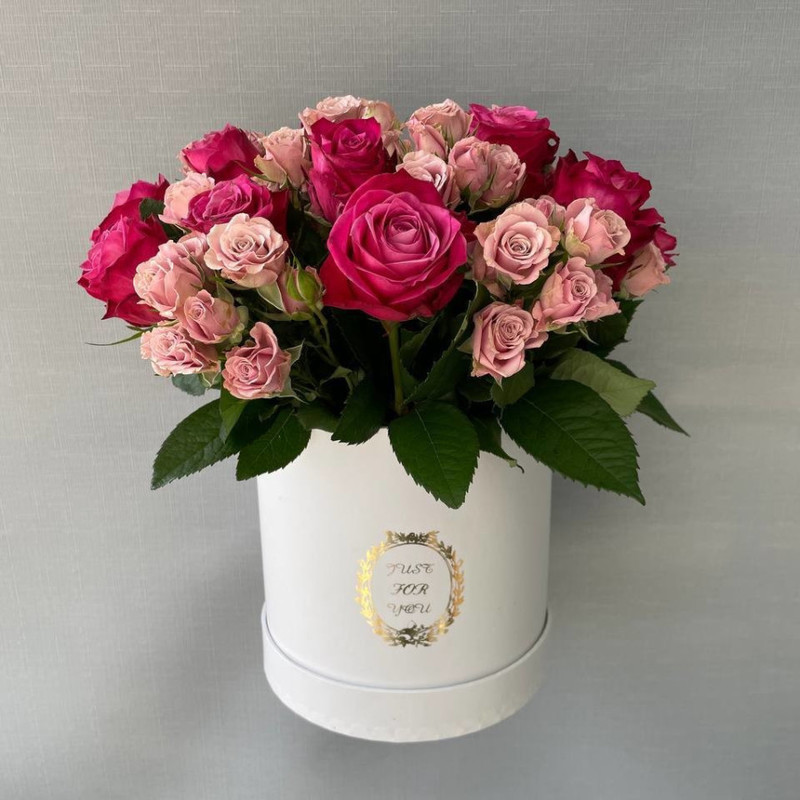 Roses in a hat box "Berry jam", standart