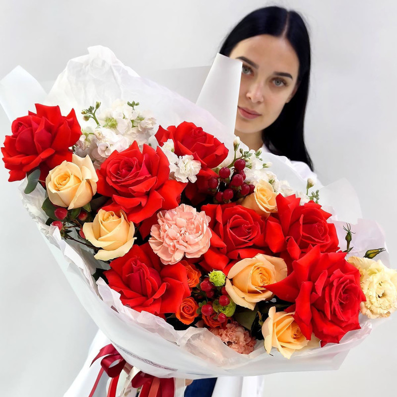 BREATH OF FIRE GORGEOUS BOUQUET WITH FRENCH ROSES, standart