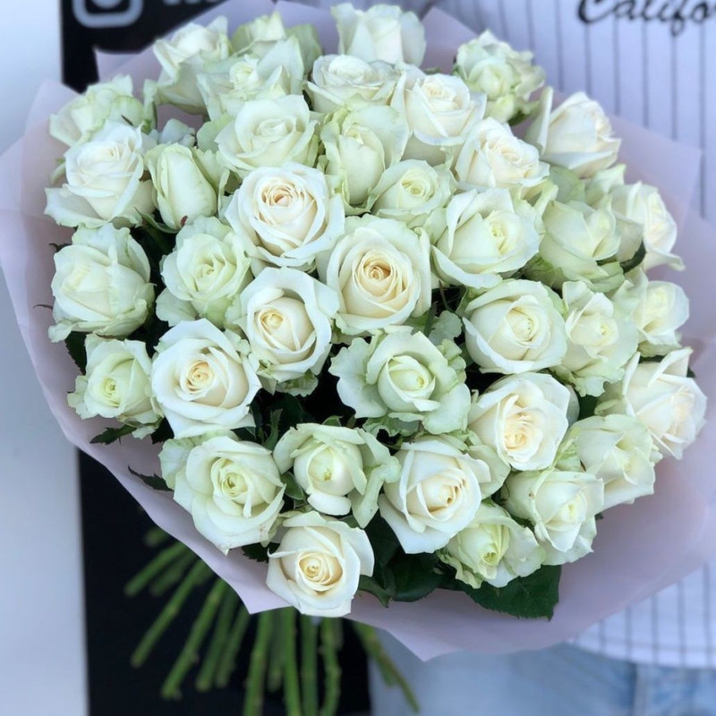 39 white roses per package, standart