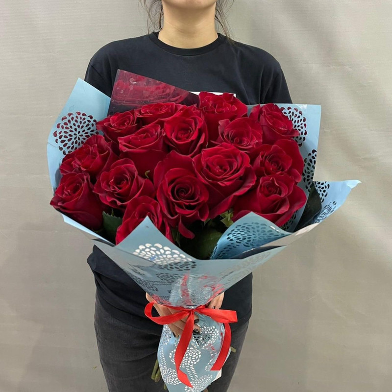 Mono bouquet of red roses, standart