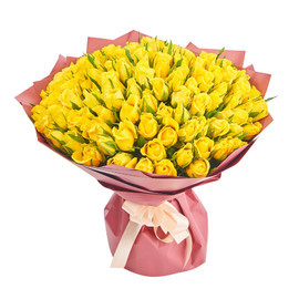 Bouquet of 101 yellow Kenyan roses in a package