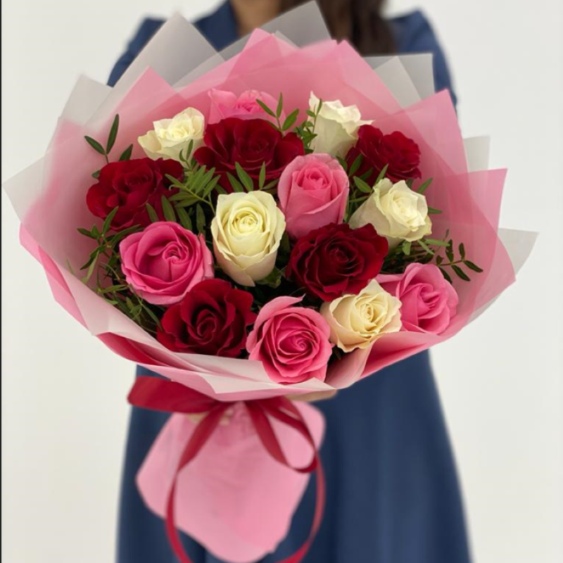 Bouquet of bright roses, standart