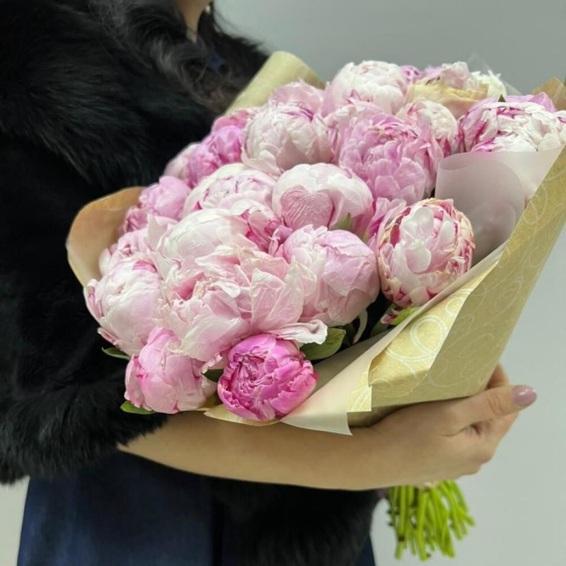 Bouquet of 25 pink peonies, standart