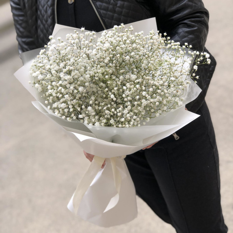 Bouquet of white gypsophila, standart