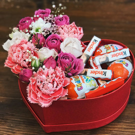 Коробка "Love" со сладостями