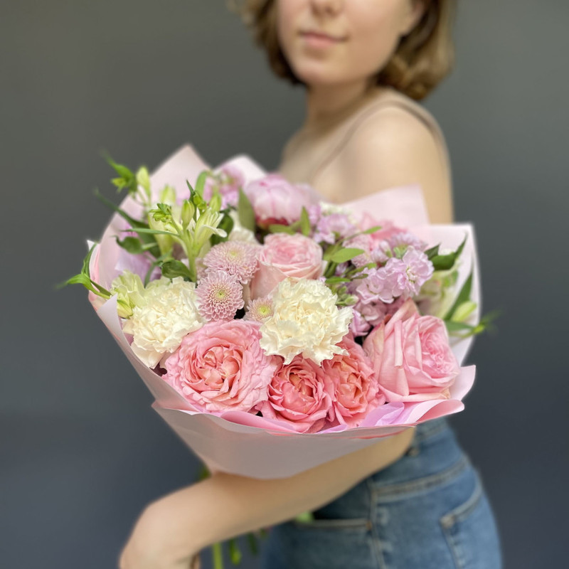 Bouquet for a sweet girl with elite flowers, standart