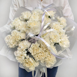 Bouquet of white carnations 25