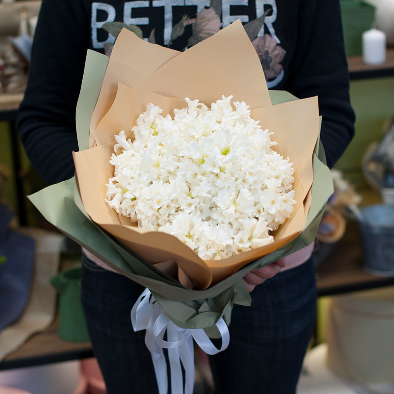 Букет цветов "Белые гиацинты", стандартный