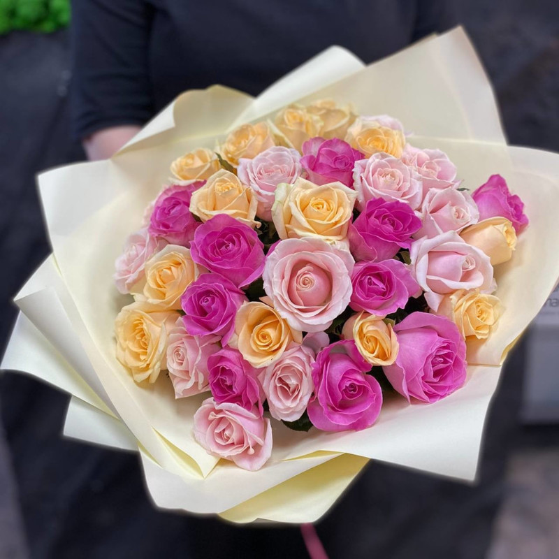 35 roses in a bouquet, standart