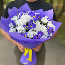 Bouquet of chrysanthemum bush and irises