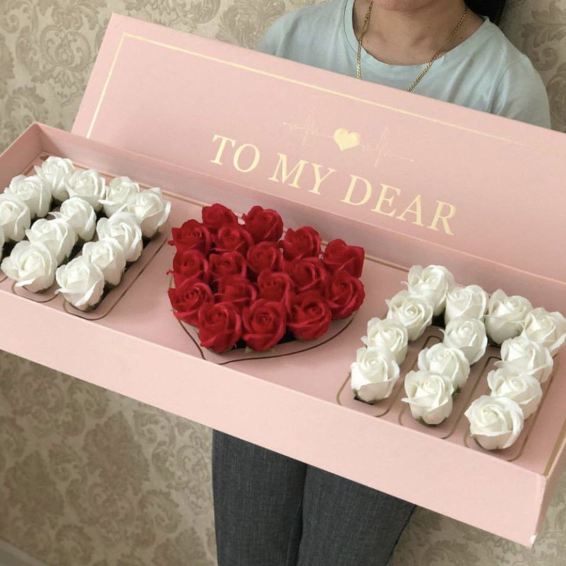 Gift box with soap roses for mom, standart