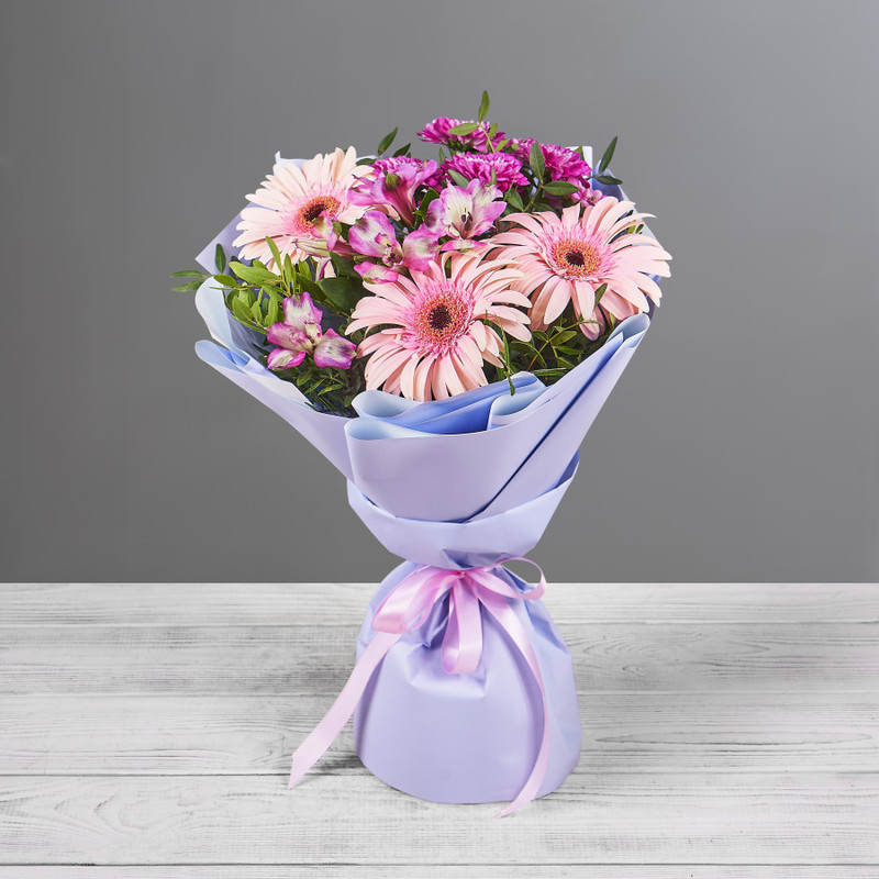 Bouquet with delicate gerberas, standart
