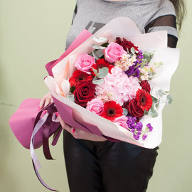 Bouquet of flowers "Berry color"