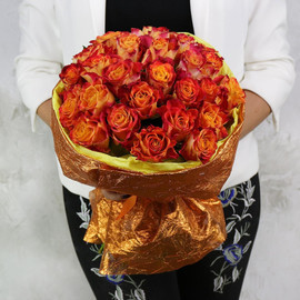 25 orange roses per package (40 cm)