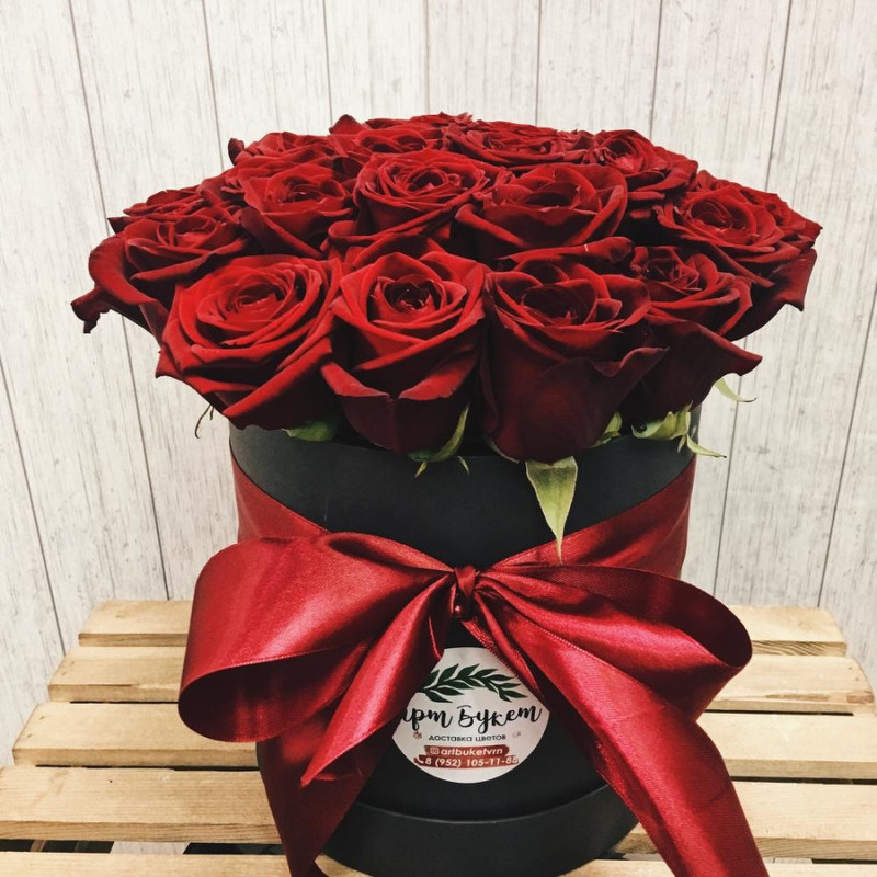 Box of red roses for your beloved, standart