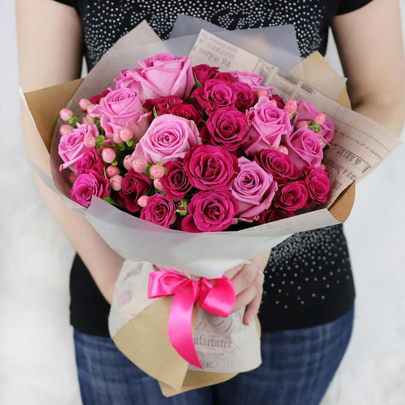 Bouquet of pink and crimson roses, standart
