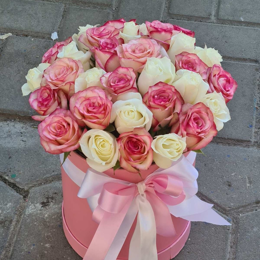 Box of 25 roses, vendor code: 333076250, hand-delivered to 