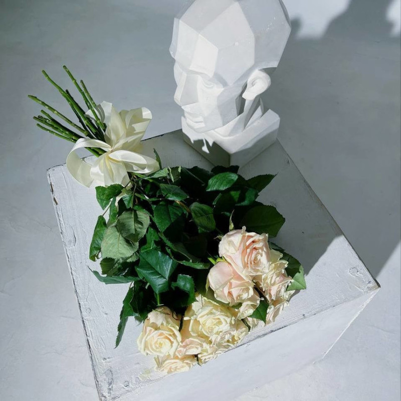 Bouquet of 15 high cream roses, standart