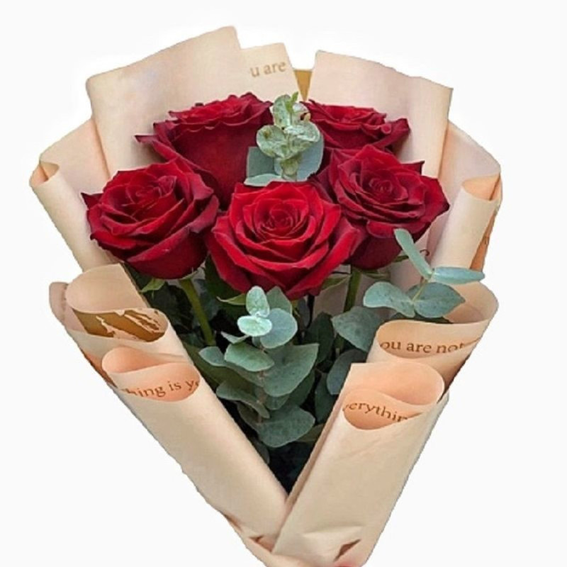 Букет из 5 красных роз с эвкалиптом, стандартный