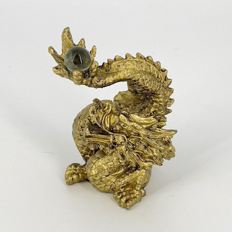 Souvenir dragon with ball 11 cm, standart