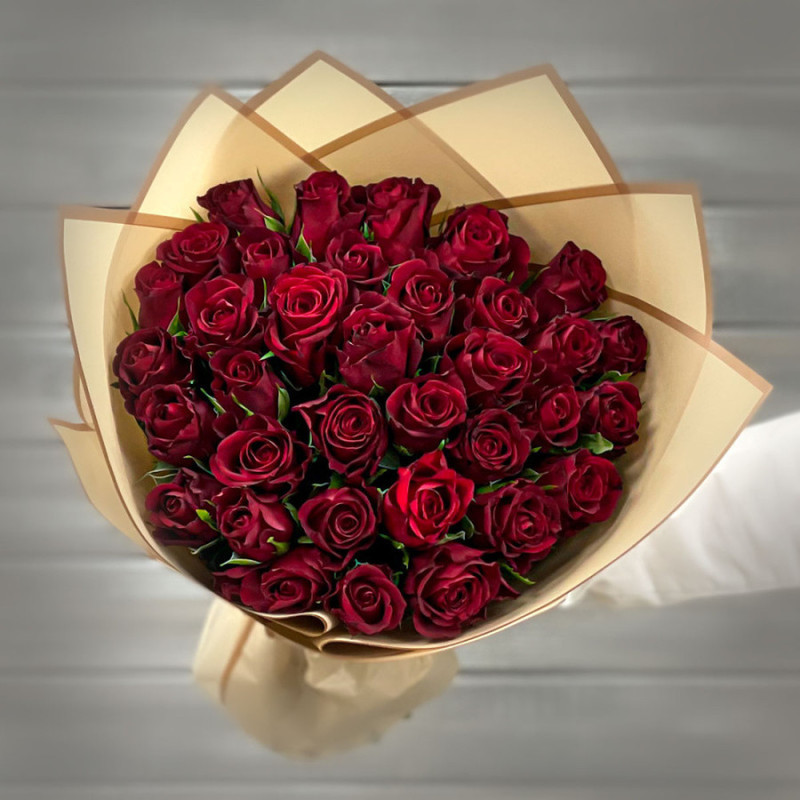 Букет из 35 красных роз 40 см в упаковке, стандартный
