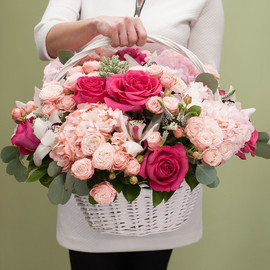 Basket with flowers Viennese Ball
