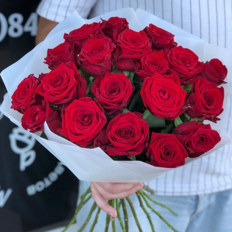 Bouquet of 19 red roses, standart