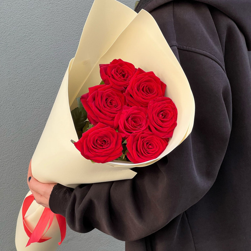 7 selected red roses, standart