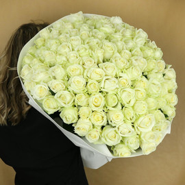 BOUQUET FROM 101 WHITE ROSES IN A PACK