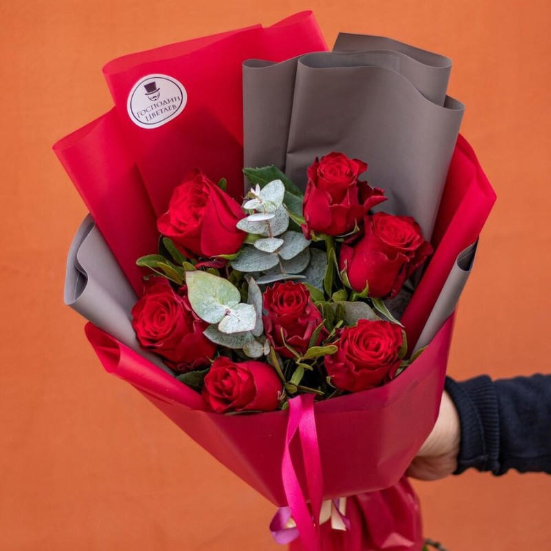 Bouquet "Charming Aznavour" with red roses, standart