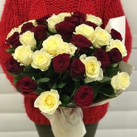 Bouquet of 33 roses 60 cm