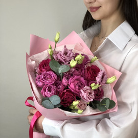 Two hearts - a bouquet of roses and eustoma