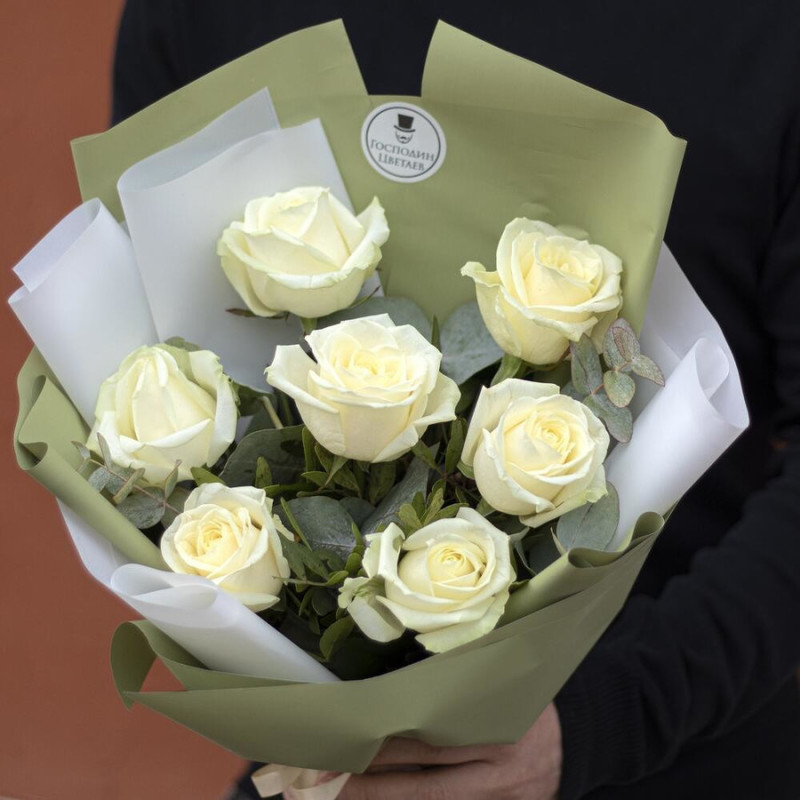 Bouquet "Light Silvio" of white roses, standart