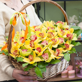 Basket with flowers "Chicago"