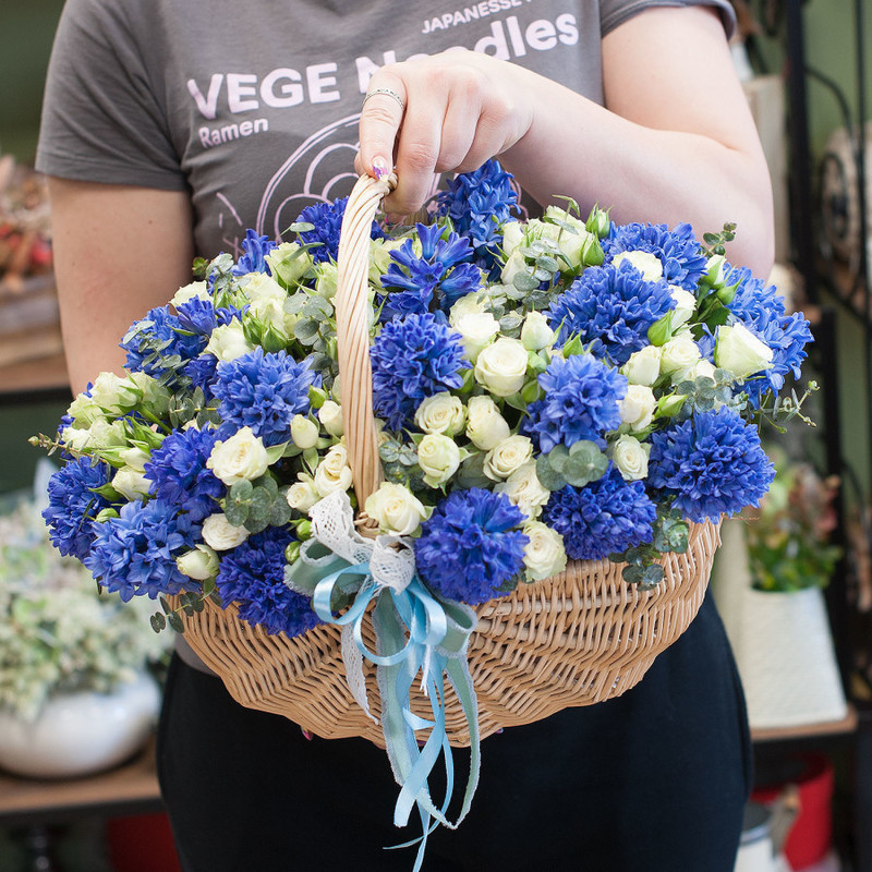 Basket with flowers "Blue star", standart