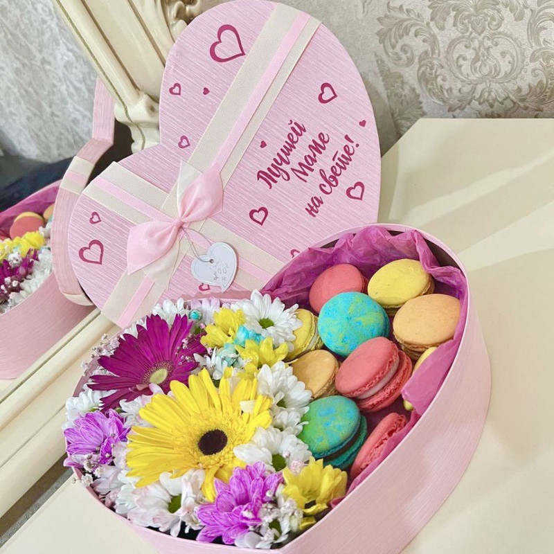 Bouquet for mom with macaroons, standart