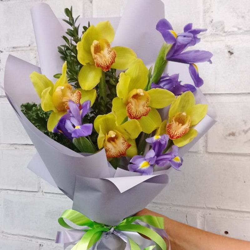 Bouquet of irises and orchids, standart