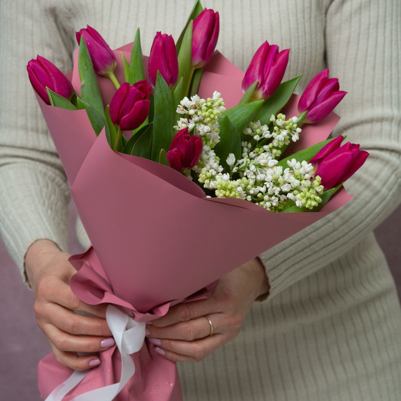 bouquet of tulips with lilacs, standart