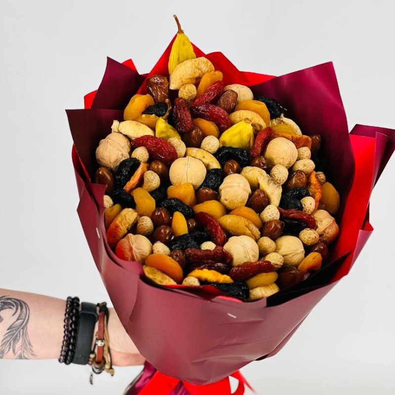 Gift bouquet of nuts and dried fruits, standart